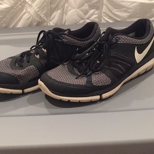 Nike Black and white mesh gym shoes